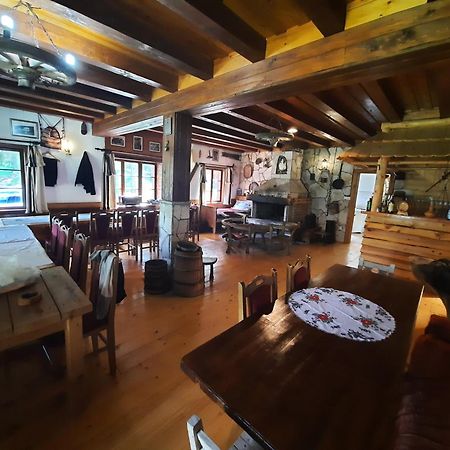 Etno Selo Zminica Hotel Žabljak Стая снимка